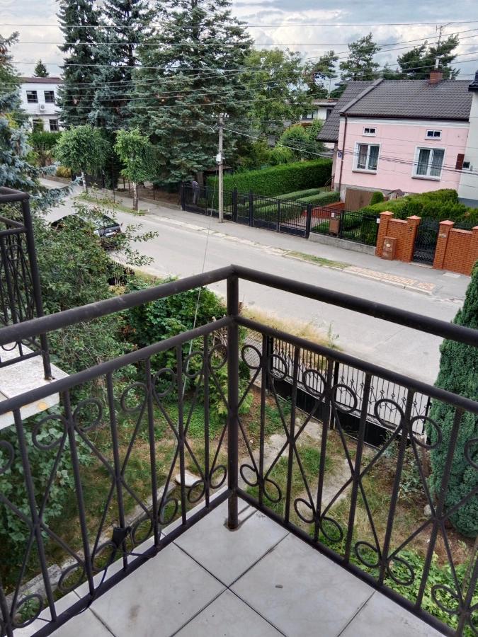 La Madriguera Acomodação com café da manhã Raszyn Exterior foto
