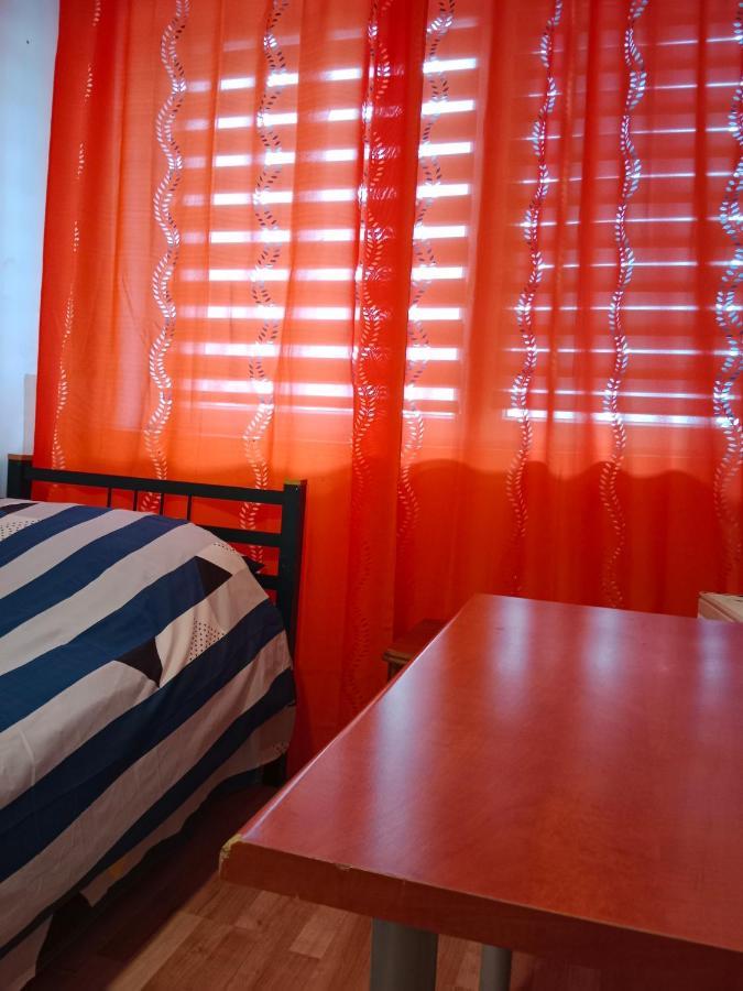 La Madriguera Acomodação com café da manhã Raszyn Exterior foto