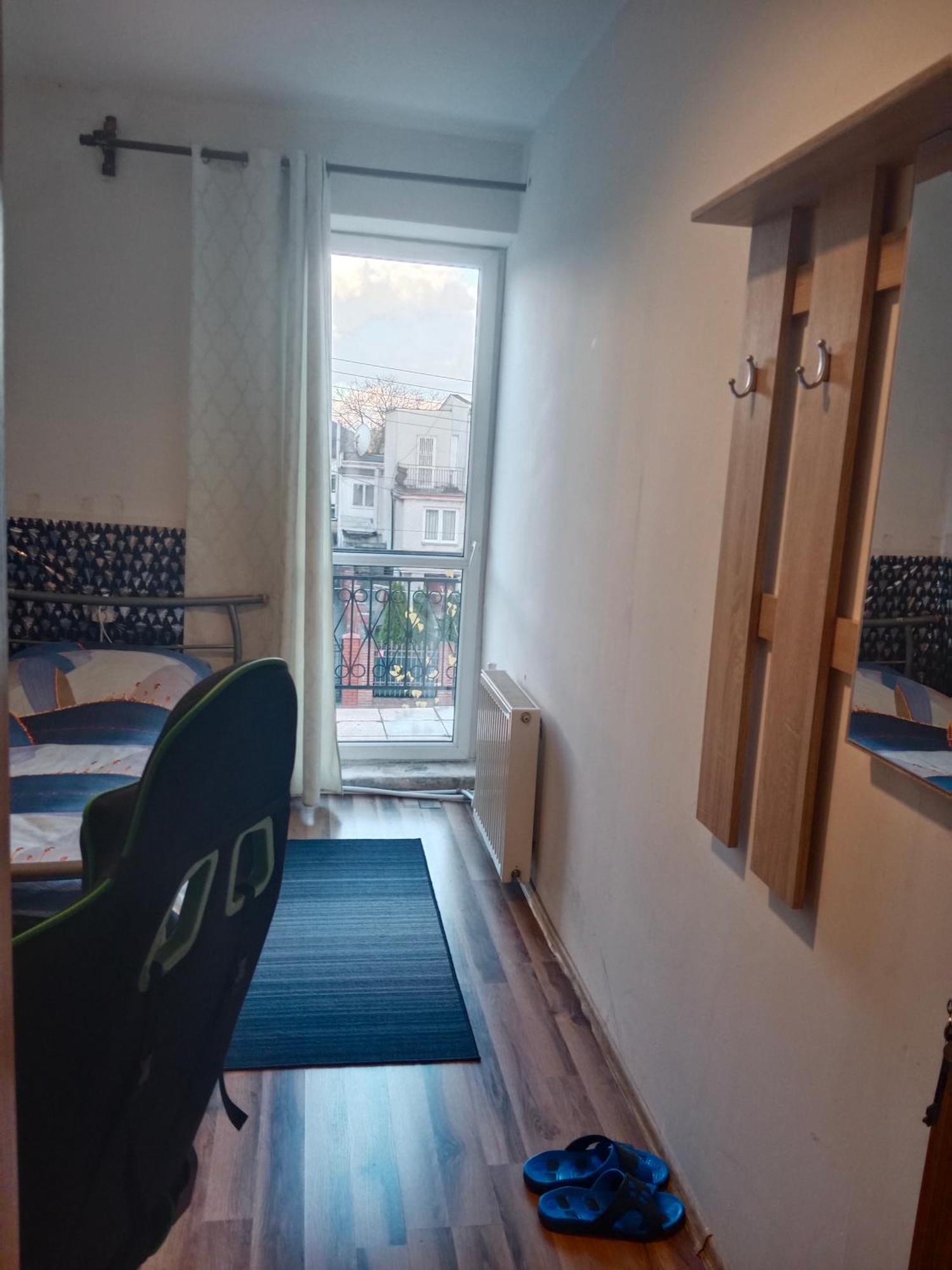 La Madriguera Acomodação com café da manhã Raszyn Exterior foto